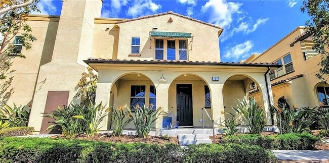 Building Photo - 2 Adelfa St