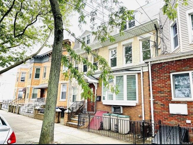 Building Photo - 79-58 78th Ave