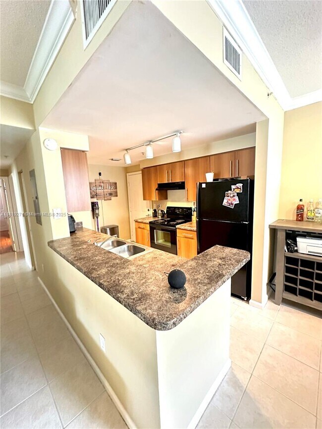 Foto del edificio - 5820 W Sample Rd
