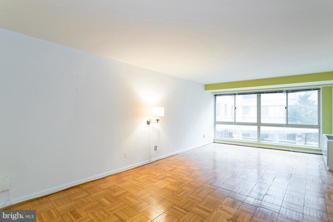 Foto del edificio - 6445 Luzon Ave NW