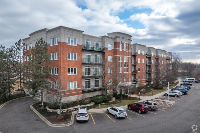 Delacourte Condominiums