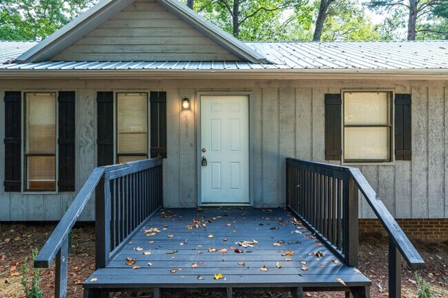 Foto del edificio - Irondale 4BR / 2BA Home – A Must See!