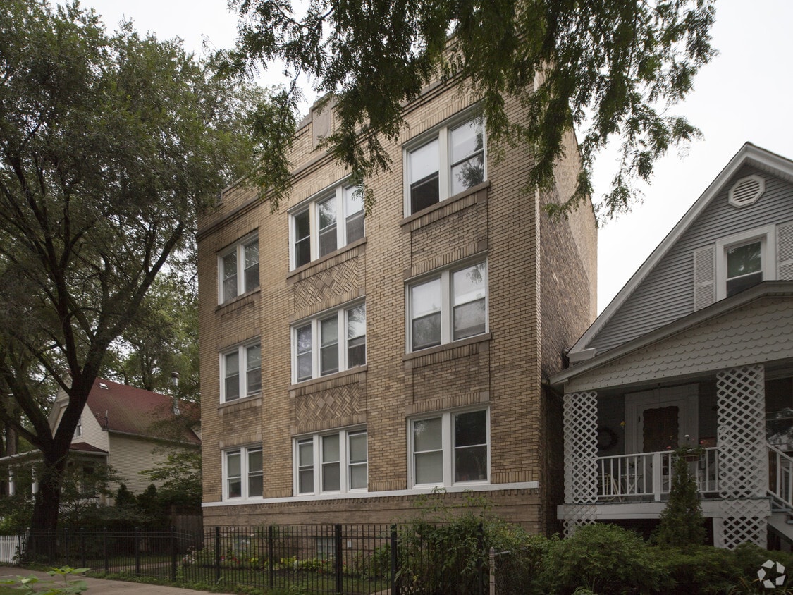 2250 W Ainslie St, Chicago, IL 60625 Apartments in Chicago, IL
