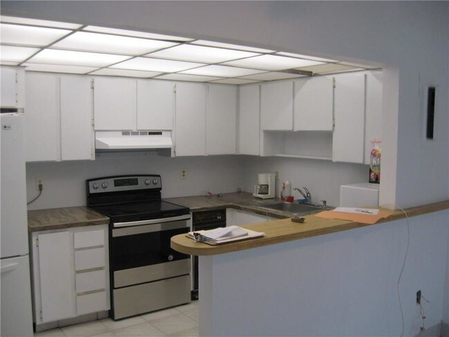 Building Photo - 2718 S University Dr
