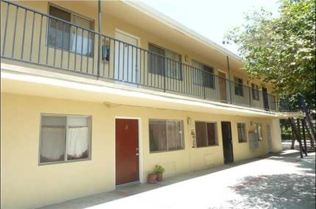 Foto del edificio - 595 N Summit Ave