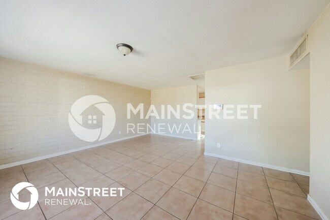 Building Photo - 4627 N 47th Dr