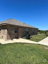 Building Photo - 803 Leifester Cir