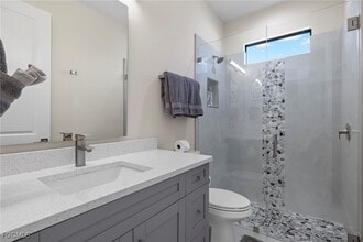 Building Photo - 1137 SW 18th Ct