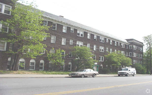 Building Photo - Wade Chateau Apartments