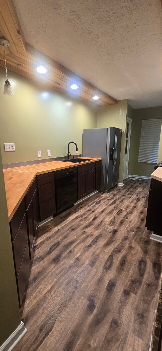 Foto del edificio - 1515 Lingo St