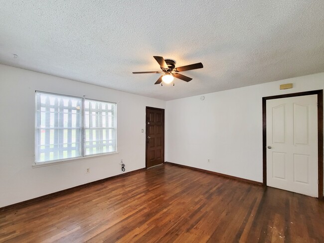 Building Photo - 409 N Parrish St