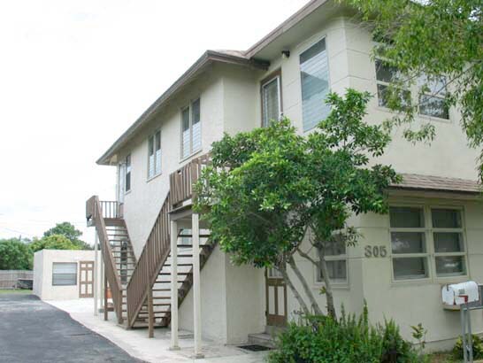 Primary Photo - 305 Cypress Dr