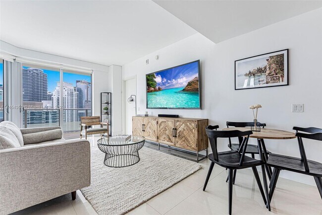 Foto del edificio - 1300 Brickell Bay Dr