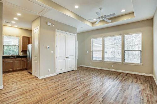 Building Photo - 3826 Center Plaza Dr