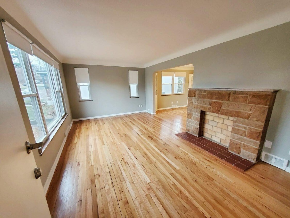 2880 Wooster Rd, Rocky River, OH 44116 Apartments in Rocky River, OH