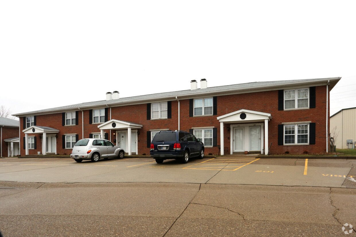 231 Olde Newburgh Dr, Newburgh, IN 47630 Apartments in Newburgh, IN