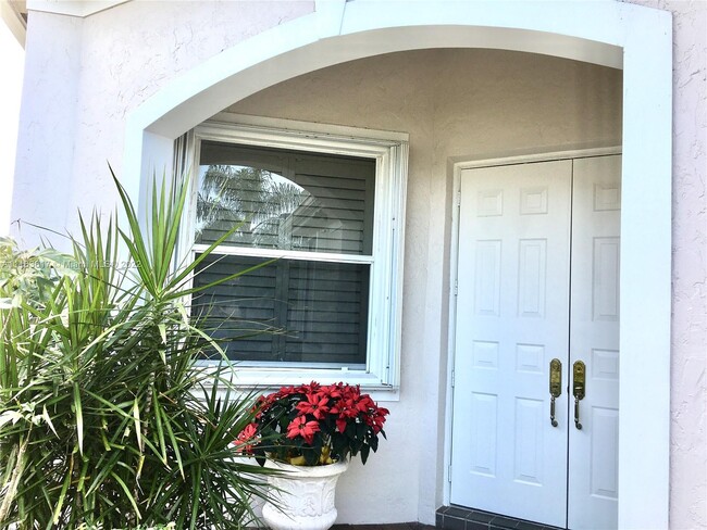 Building Photo - 2558 Bay Pointe Dr