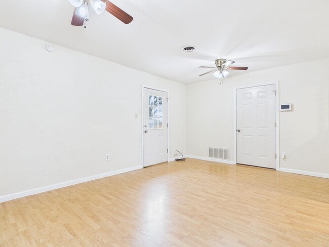 Building Photo - 4663 SE Brighton Dr