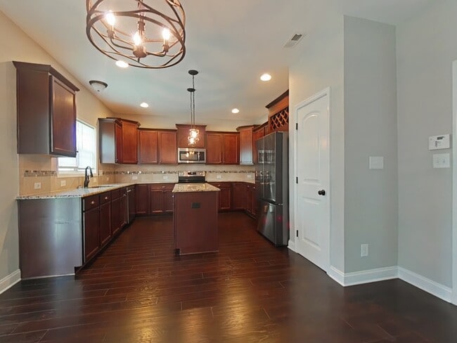 Building Photo - 171 Tellmont St