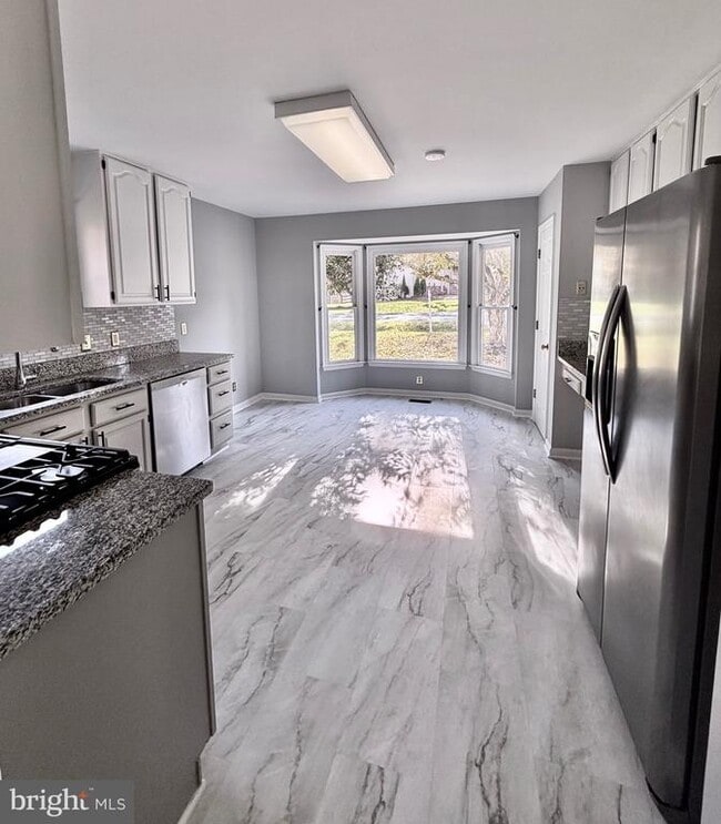 Foto del edificio - 4209 Oakhill Rd