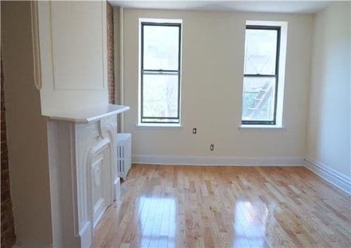 Primary Photo - 1487 1st Ave