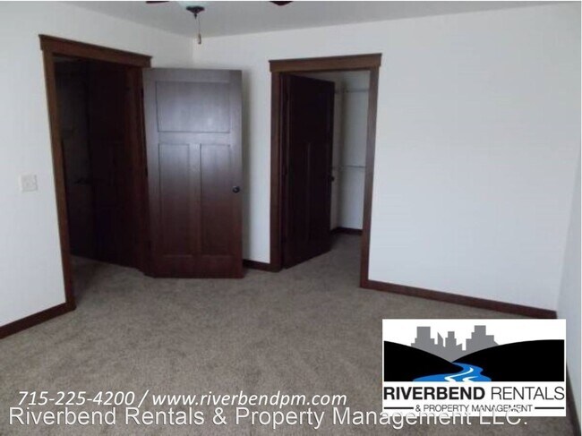 Building Photo - 4 br, 2 bath House - 4981 Waylon St