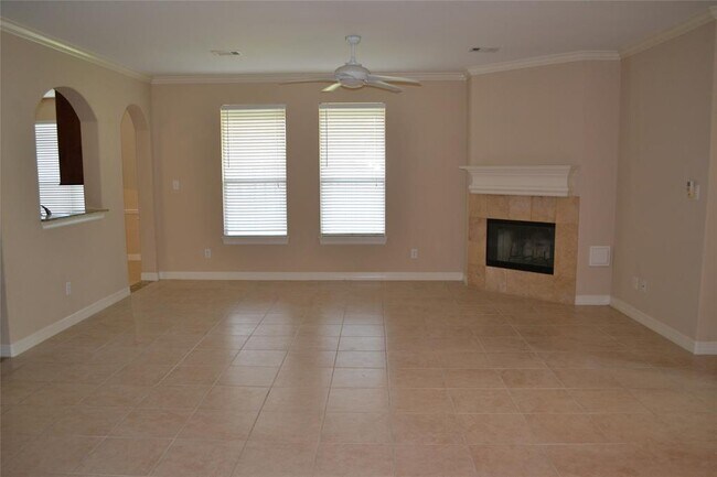 Building Photo - 5702 Logan Park Dr