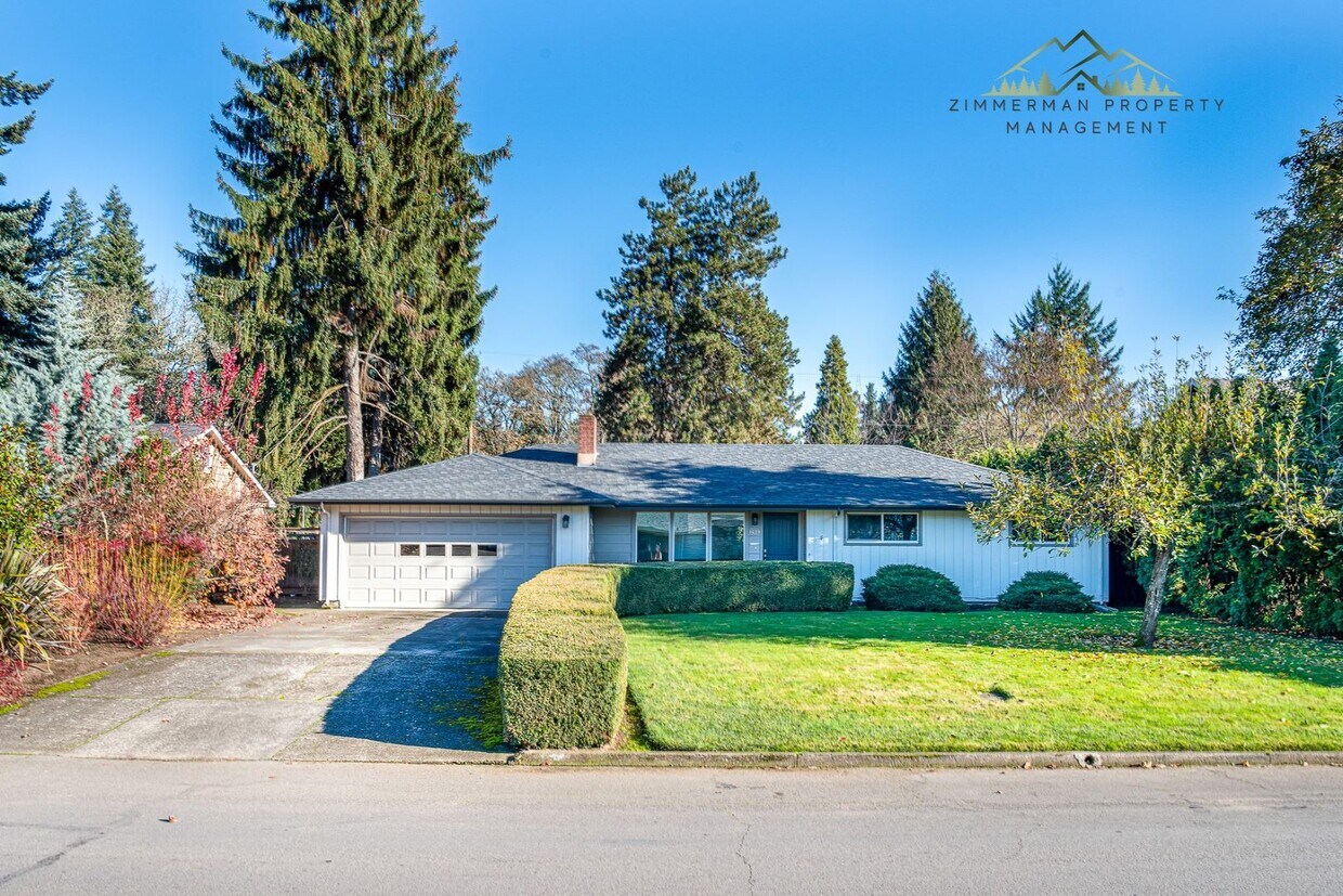 Primary Photo - Amazing Cal Young Neighborhood! Beautiful ...