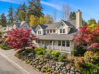 Building Photo - 756 NE Brookcliff Ln