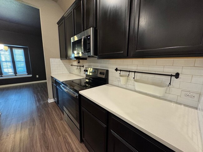 Building Photo - 3012 Samson Dr