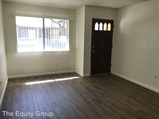 Building Photo - 3535-3535 S County Center Dr