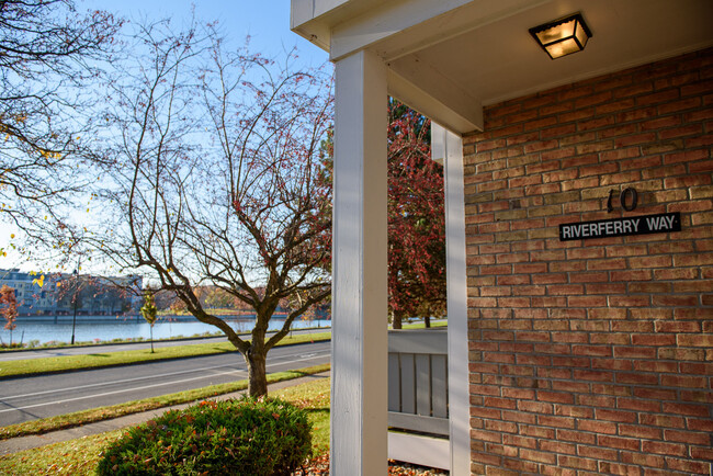 Townhome Covered Entrance with View of Genesee River - Corn Hill Townhouses & Apartments