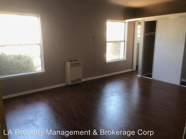 Building Photo - 338 N New Hampshire Ave