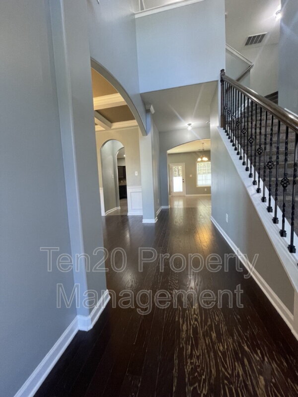 Foto del edificio - 4955 Brightstar Ln