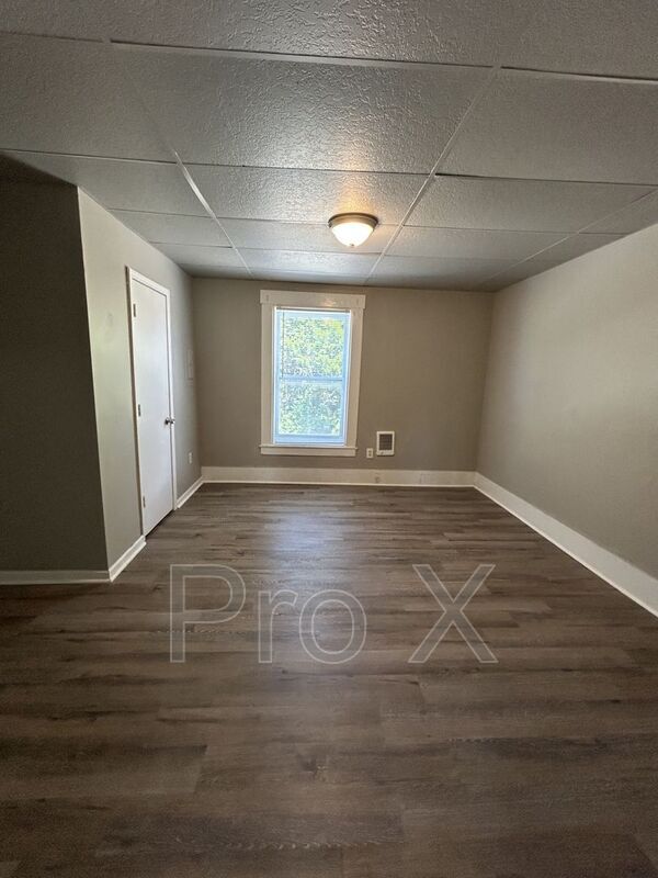 Foto del edificio - 1409 S Broadway St