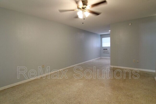 Foto del edificio - 1836 Pineapple Ave