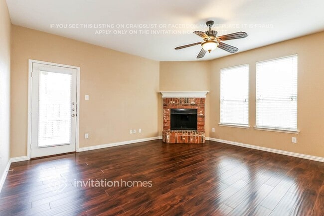 Building Photo - 10804 Middleglen Rd