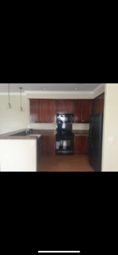 Kitchen - 5761 Mountain Hawk Dr