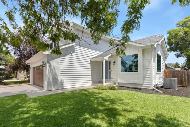 Building Photo - 4212 Fall River Dr