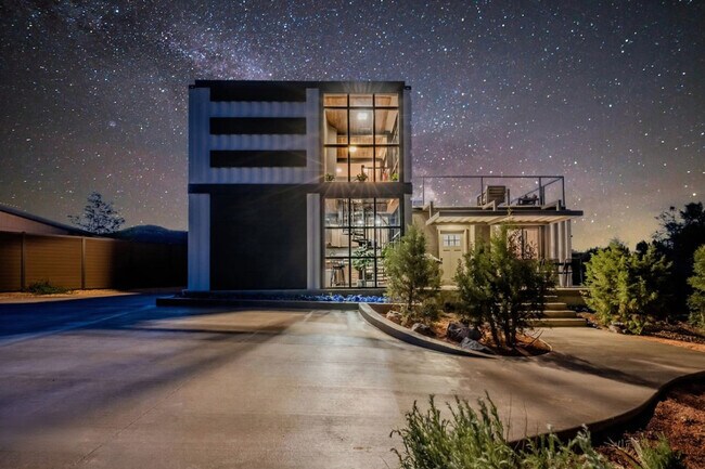 Foto del edificio - 736 W Rider Dr