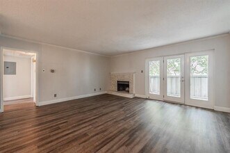 Building Photo - 7706 Meadow Rd