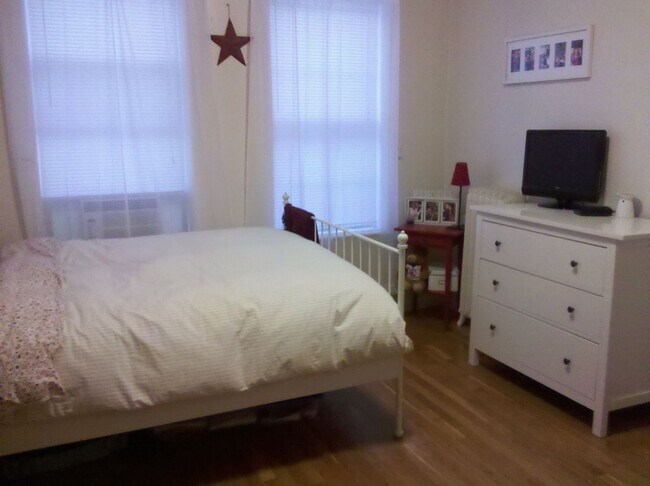 Foto del edificio - 37 Symphony Rd