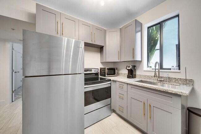 Foto del edificio - 1317 SW 22nd Ave