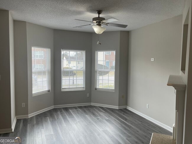 Building Photo - 8220 Oakley Cir