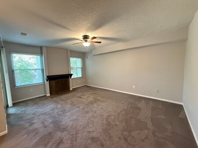 Building Photo - Marble Cliff Condo With Lake Access!