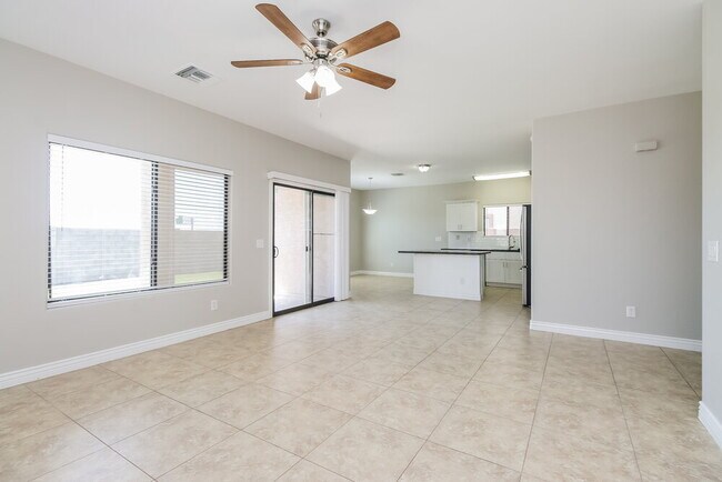 Foto del edificio - 2191 E Greenlee Ave