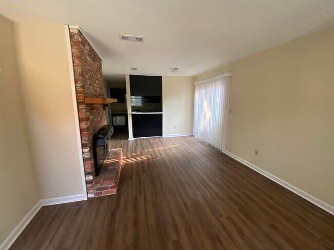 Foto del edificio - 1403 McCauley Rd