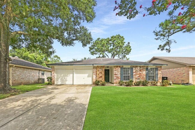 Foto del edificio - 875 Silverpines Rd