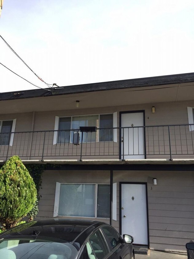 Foto principal - 12000 Sand Point Way NE