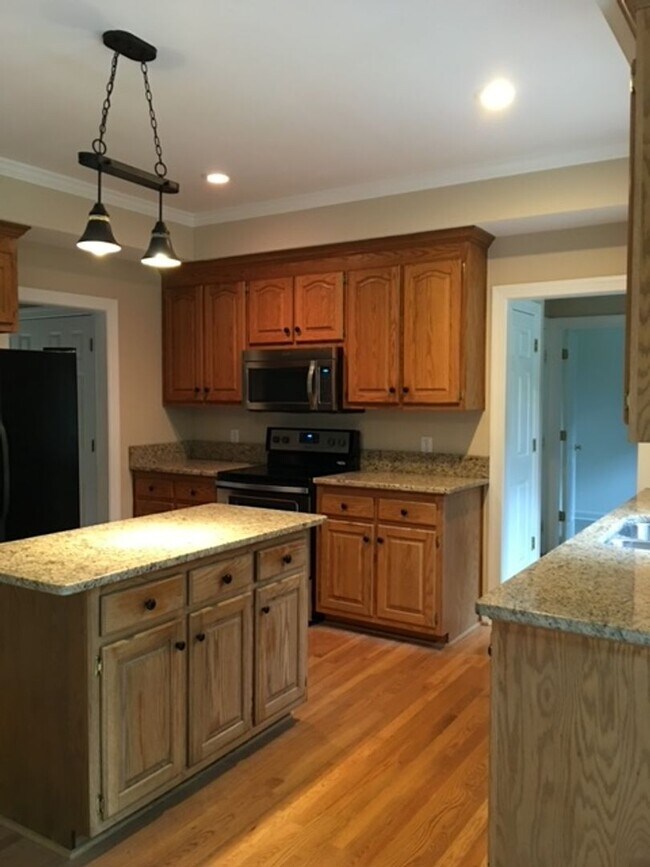 Building Photo - Beautiful home in Seaford